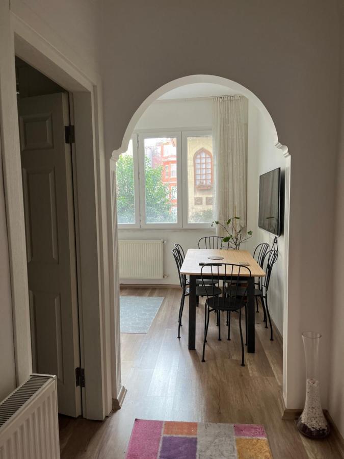 イスタンブールCentrally Located, 2+1 House In Taksim, Cihangirアパートメント エクステリア 写真