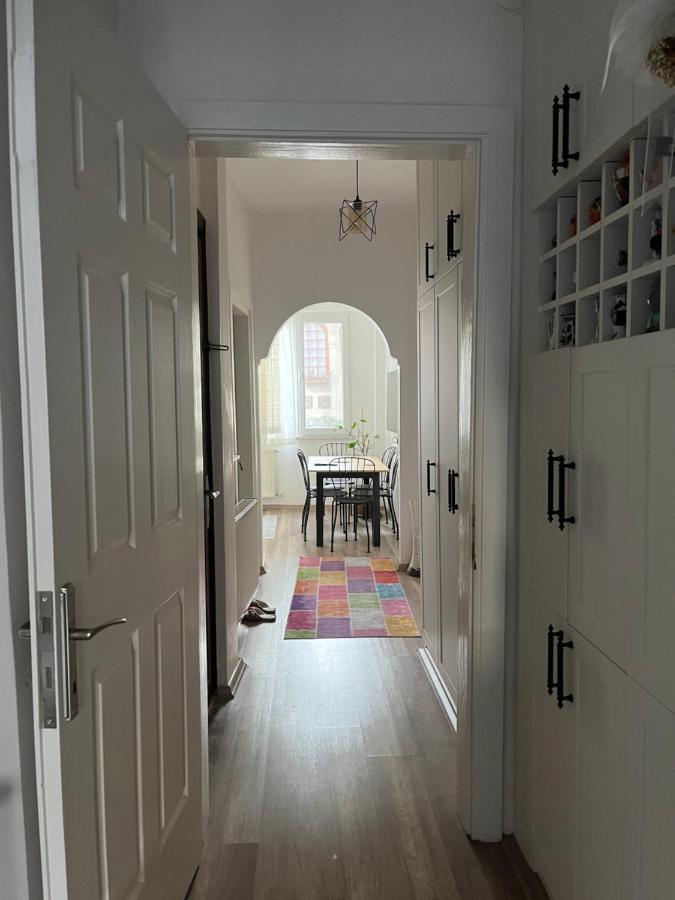 イスタンブールCentrally Located, 2+1 House In Taksim, Cihangirアパートメント エクステリア 写真