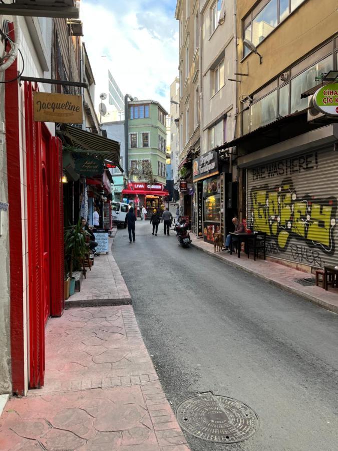イスタンブールCentrally Located, 2+1 House In Taksim, Cihangirアパートメント エクステリア 写真
