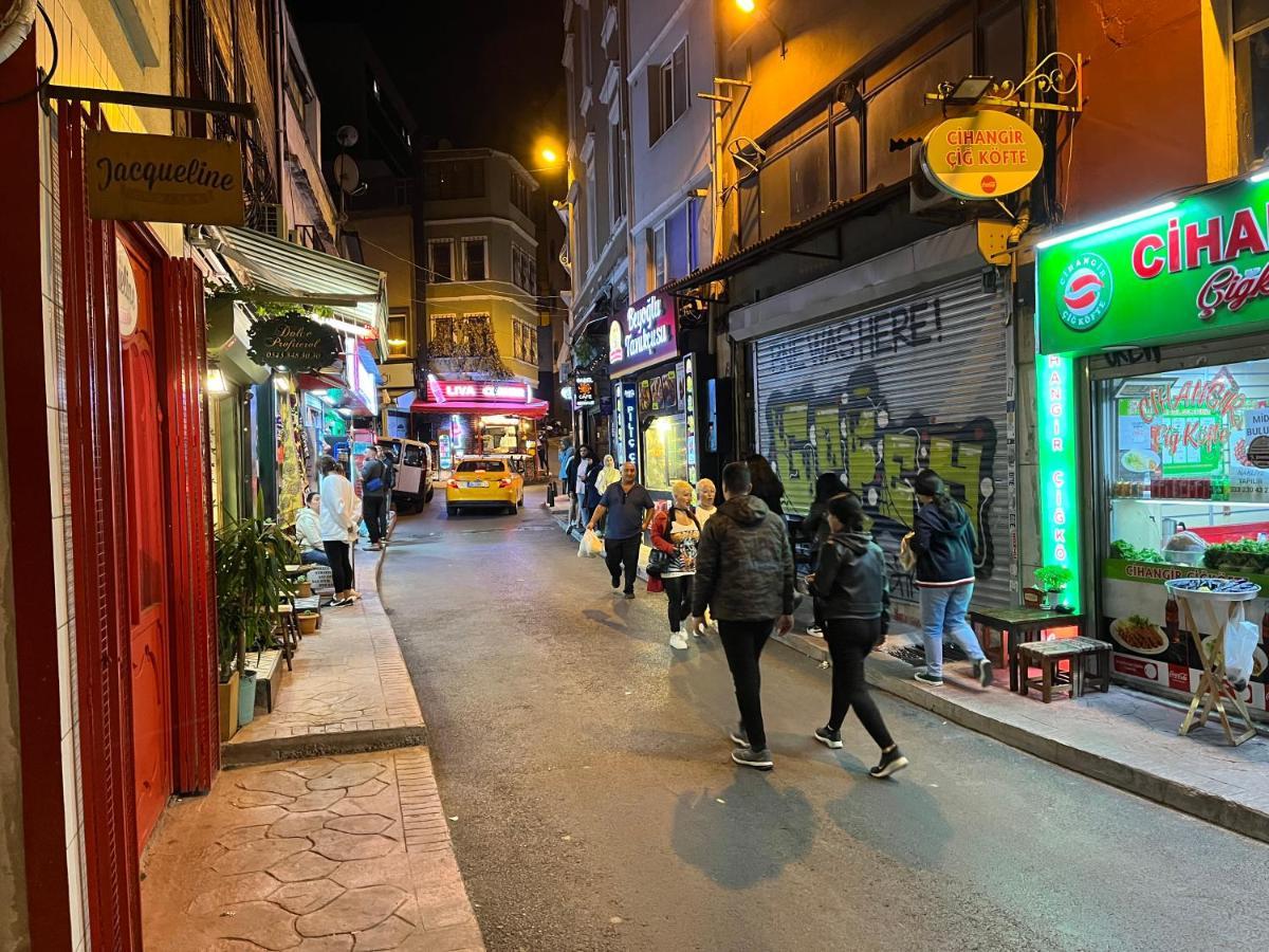 イスタンブールCentrally Located, 2+1 House In Taksim, Cihangirアパートメント エクステリア 写真