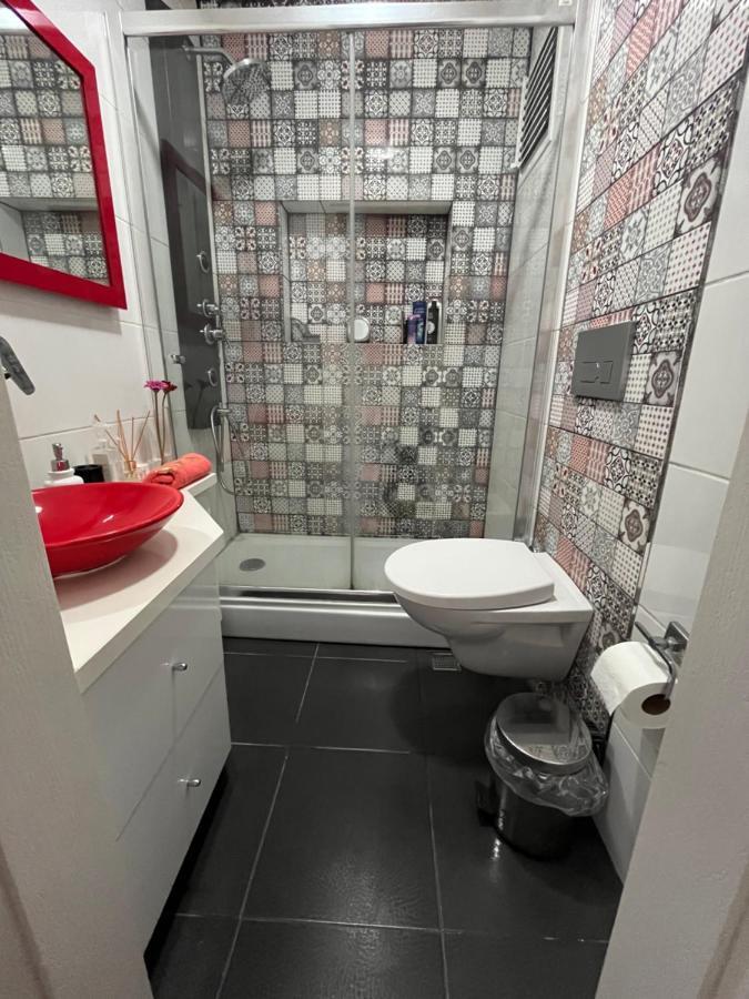 イスタンブールCentrally Located, 2+1 House In Taksim, Cihangirアパートメント エクステリア 写真