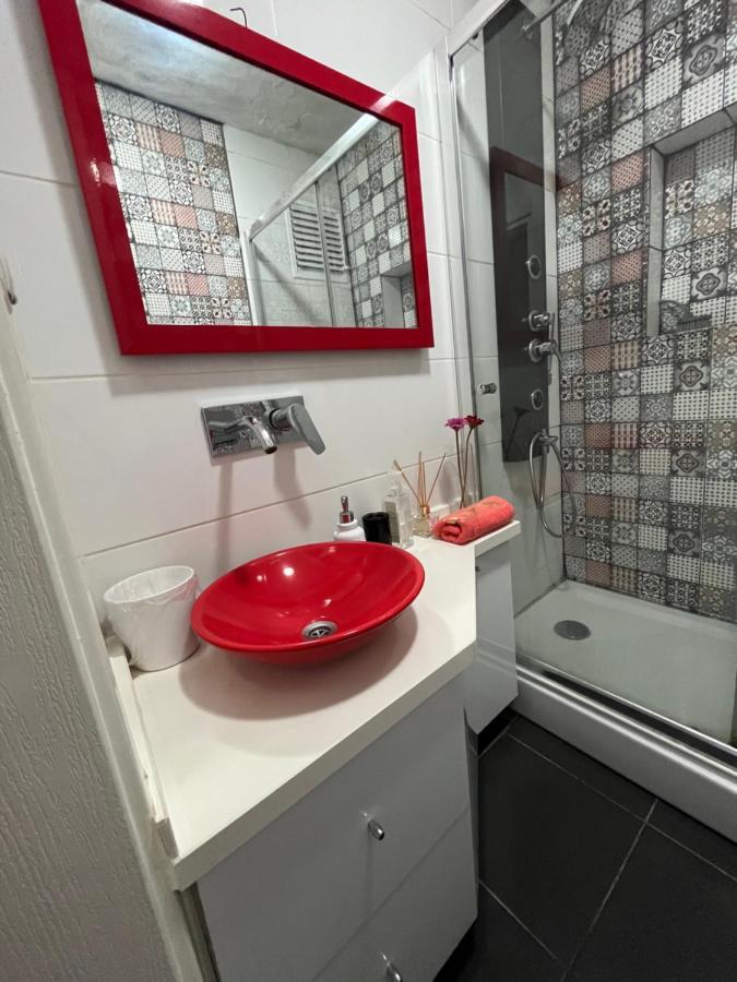 イスタンブールCentrally Located, 2+1 House In Taksim, Cihangirアパートメント エクステリア 写真