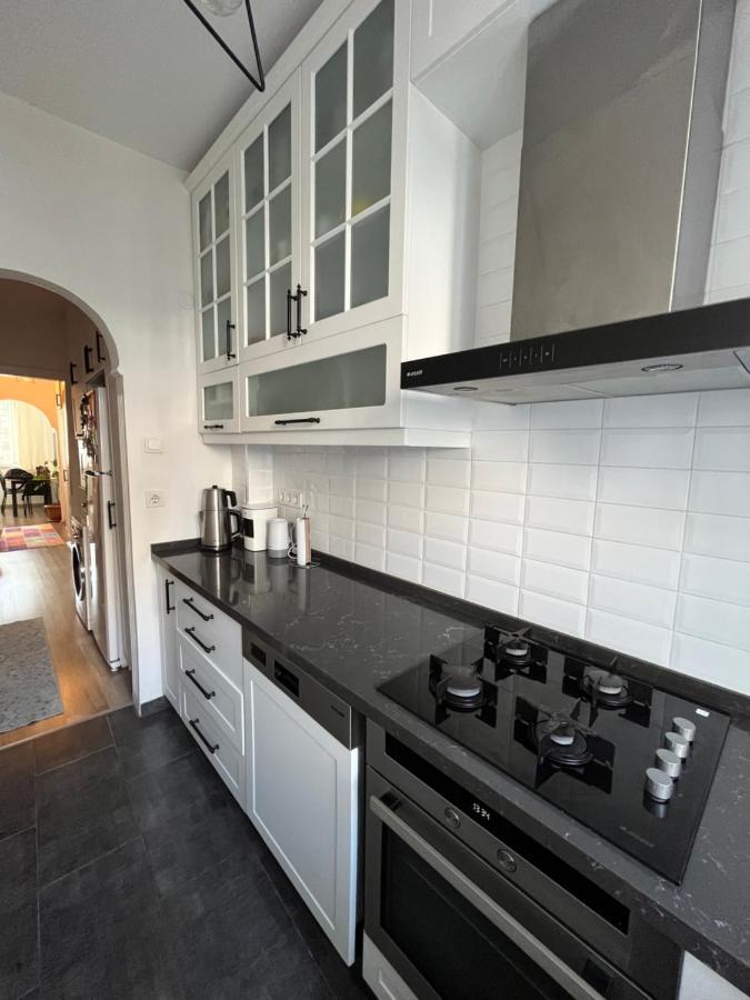 イスタンブールCentrally Located, 2+1 House In Taksim, Cihangirアパートメント エクステリア 写真